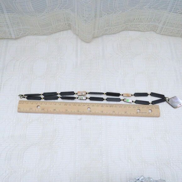 Vintage Necklace w/ Black and Paui Shell Beads and Paui Shell Pendant 26 inches - Picture 3 of 7